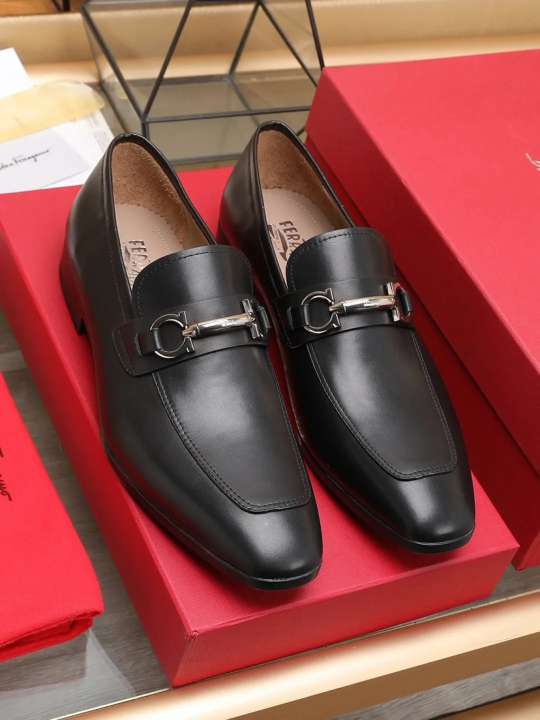 P620💰🔥《Ferragamo》👏Latest • High-end top brand luxury ~ purchasing agency, top quality ~. New fashionable business men's shoes🔜The uppers are made of original open-edge beaded cowhide➕cowhide·lining, with fine workmanship. The original stylish and soft combination wear-resistant and non-slip outsole is light and comfortable on the feet. The real thing looks better in real life. Size: 38/45